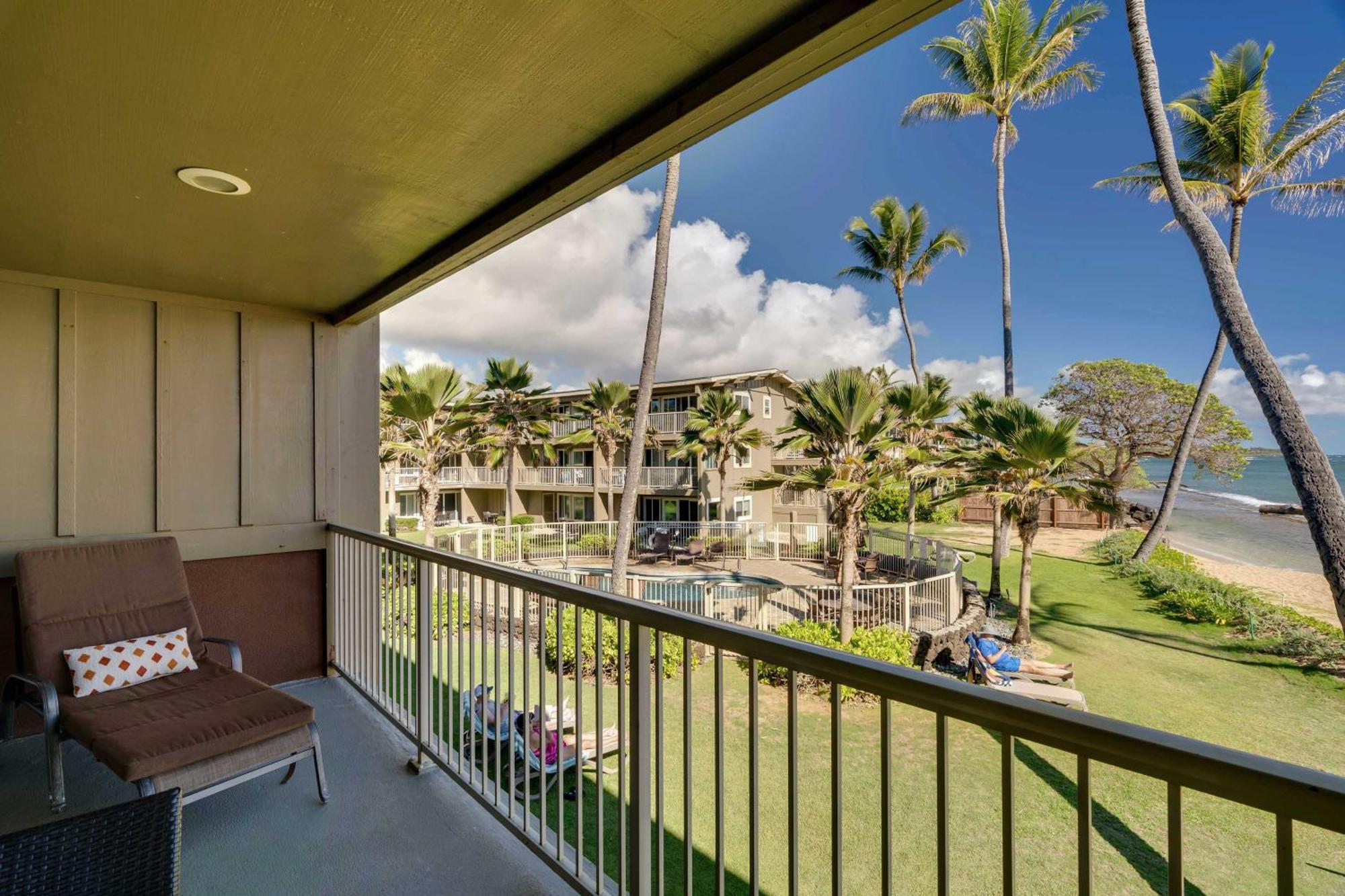Waipouli Beachfront Condo With Balcony And Ocean Views 卡帕阿 外观 照片